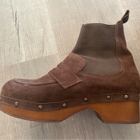 Italian brown suede clog style ankle boots in size 6 - Picture 5 of 6